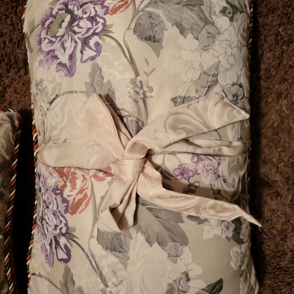 Set of two decorator pillows - Picture 2 of 8